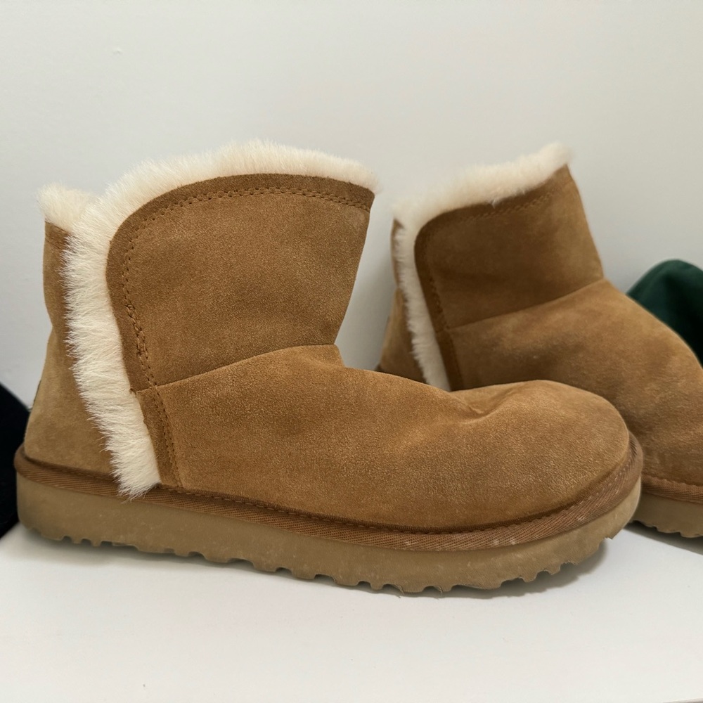 Ugg Mini Boot Size 8